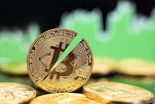 加密货币市场疯了！比特币突破12.4万 以太坊距离新高仅一步之遥